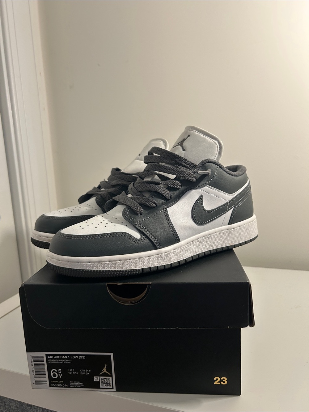 Jordan Kids size 6.5 Low-Top Sneakers - White & Dark Gray